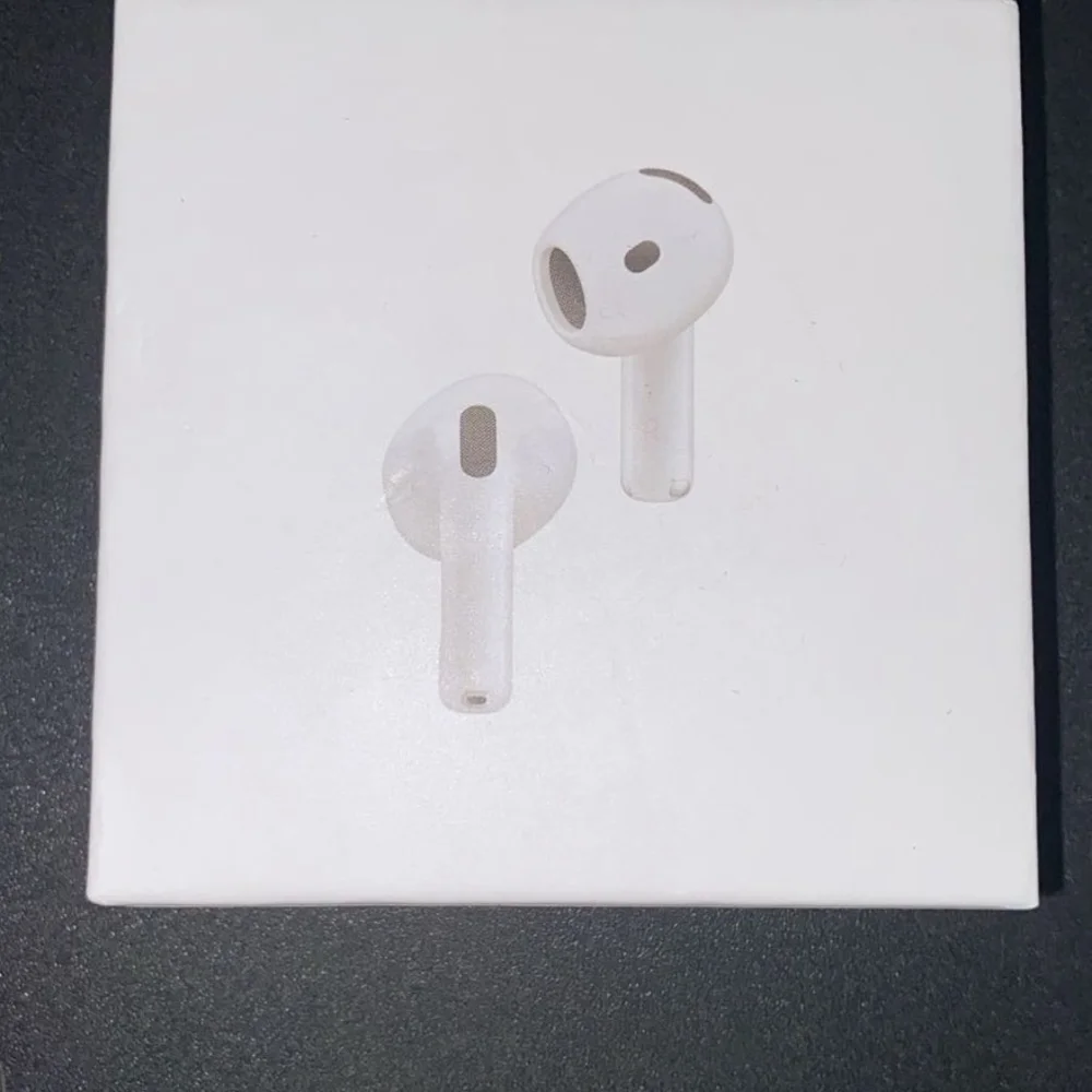 Apple White Wireless Earbuds